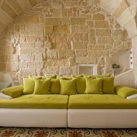 Explore The Historic City On Foot From An Old Town House Лечче Экстерьер фото