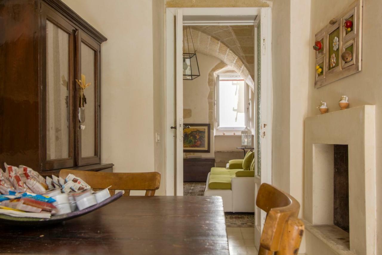 Explore The Historic City On Foot From An Old Town House Лечче Экстерьер фото
