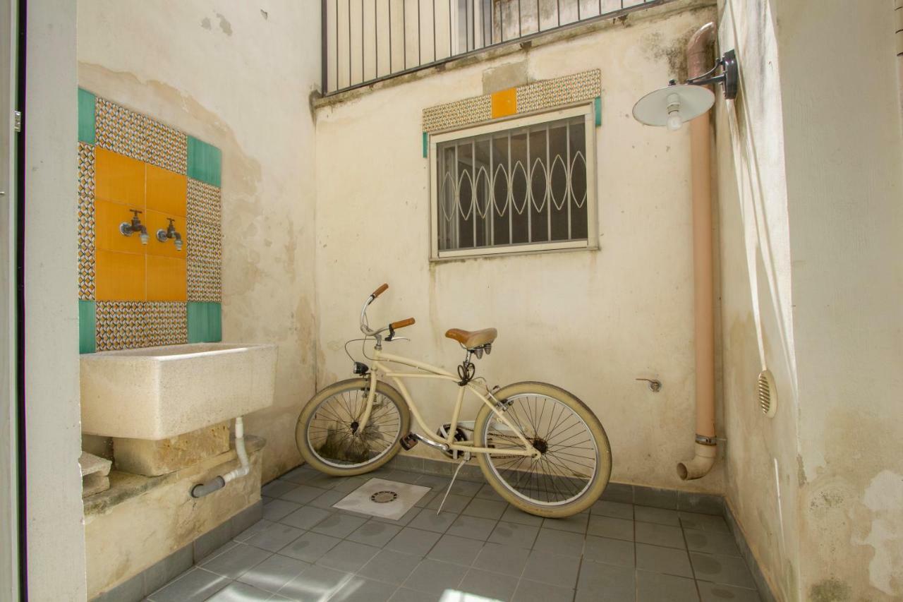 Explore The Historic City On Foot From An Old Town House Лечче Экстерьер фото