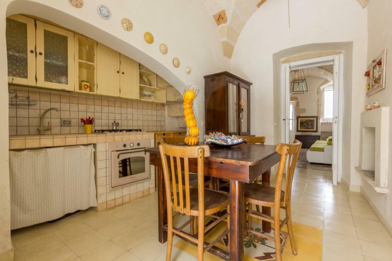 Explore The Historic City On Foot From An Old Town House Лечче Экстерьер фото